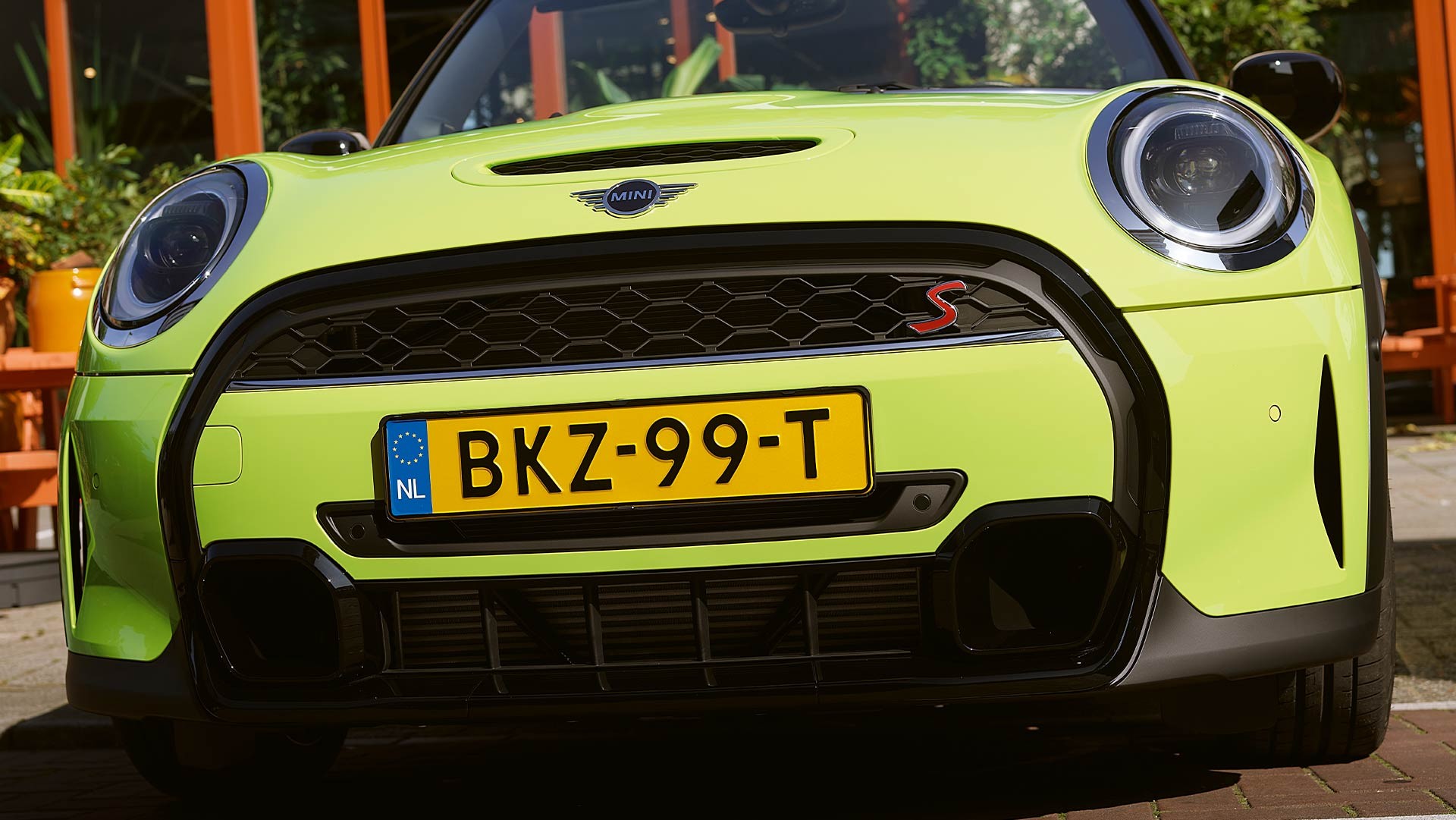 5-дверный хэтчбек MINI – бампер – решетка радиатора